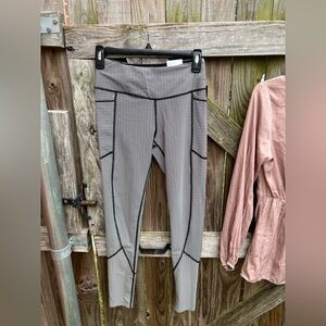 👗Victoria Sport black /white leggings